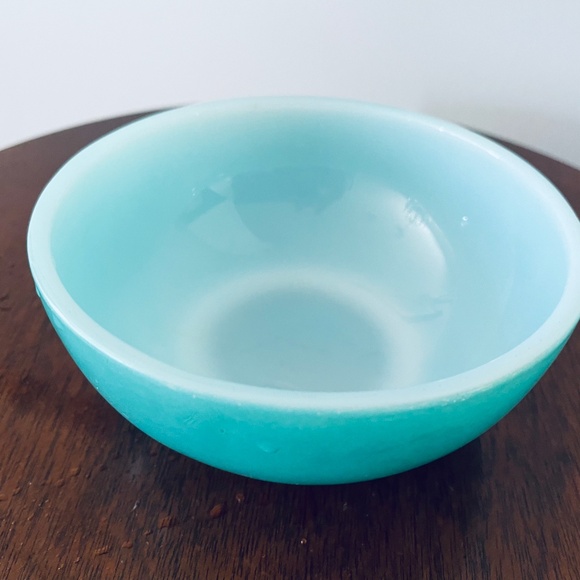Small Vintage Fire King turquoise bowl, 5 in Fire king Mixing bowl, Vintage Bowl - Picture 3 of 4